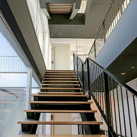 Uporto House Гостьовий будинок