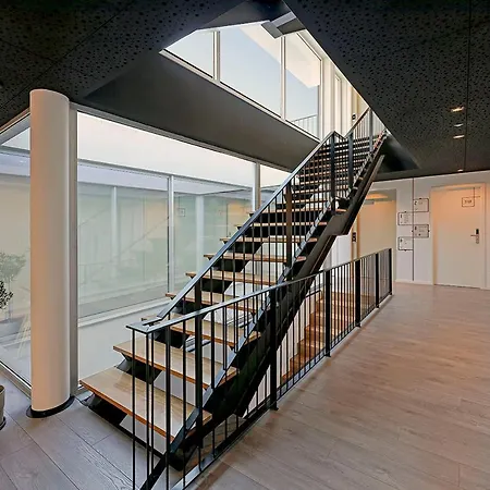 Uporto House * Порту