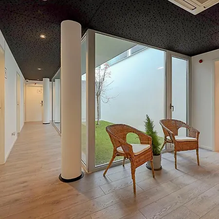 Uporto House * Порту